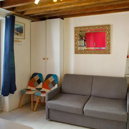 Chic & Vibrant Apartment, Place D'italie Daire