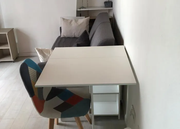 Apartment Chic & Vibrant Apartment, Place D'italie *